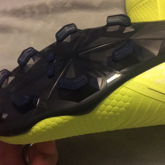 NIKE skin phantom VNM k-lite w/ strike grip - Picture 6 of 9